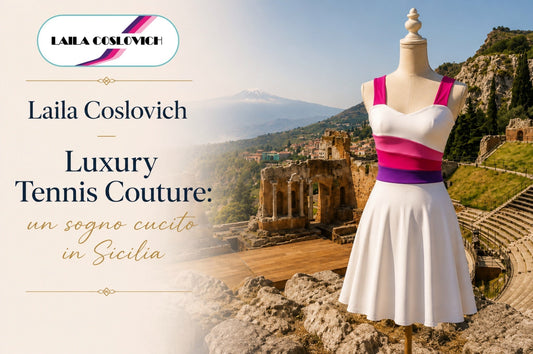 Uno degli abiti da tennis sartoriali Made in Italy del brand Laila Coslovich su un bustino sartoriale con il Teatro Greco di Taormina sullo sfondo in Sicilia